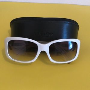 Calvin Klein woman sunglasses